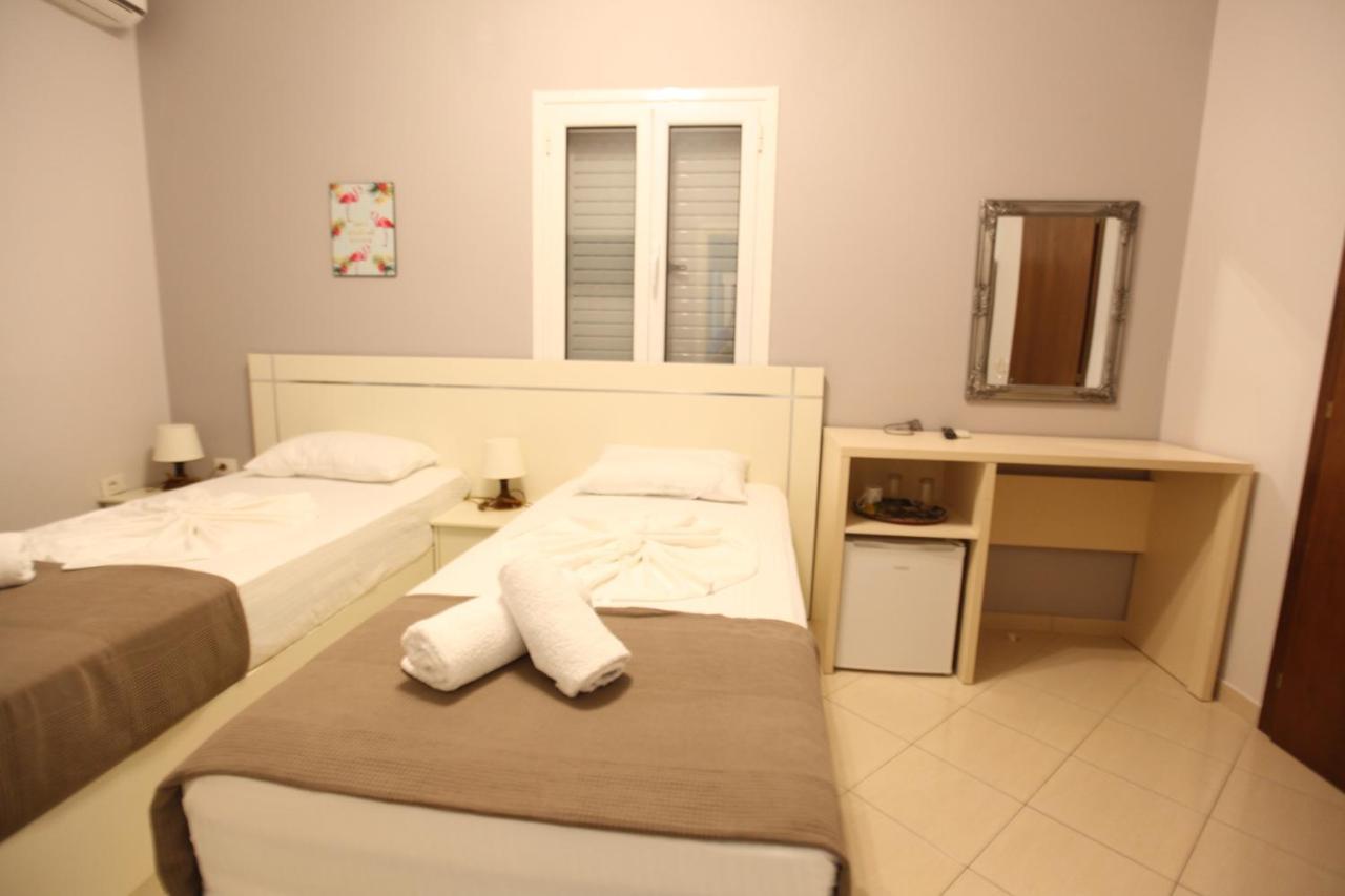 Hotel Prishtina Sarandë Eksteriør billede
