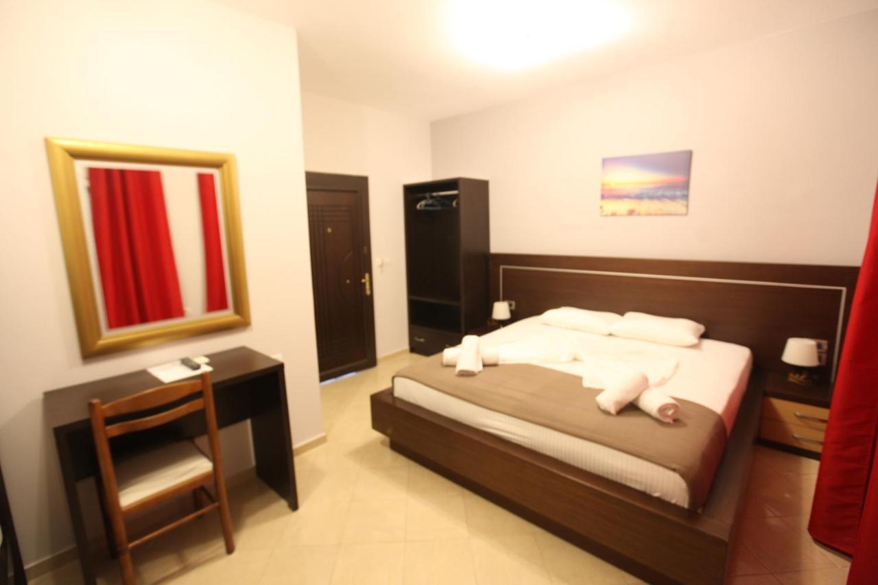 Hotel Prishtina Sarandë Eksteriør billede