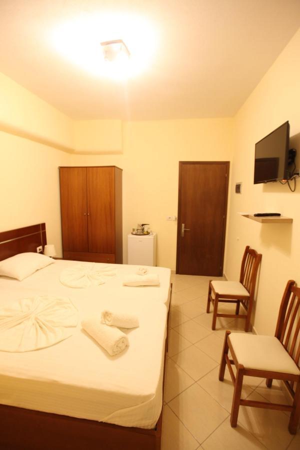 Hotel Prishtina Sarandë Eksteriør billede