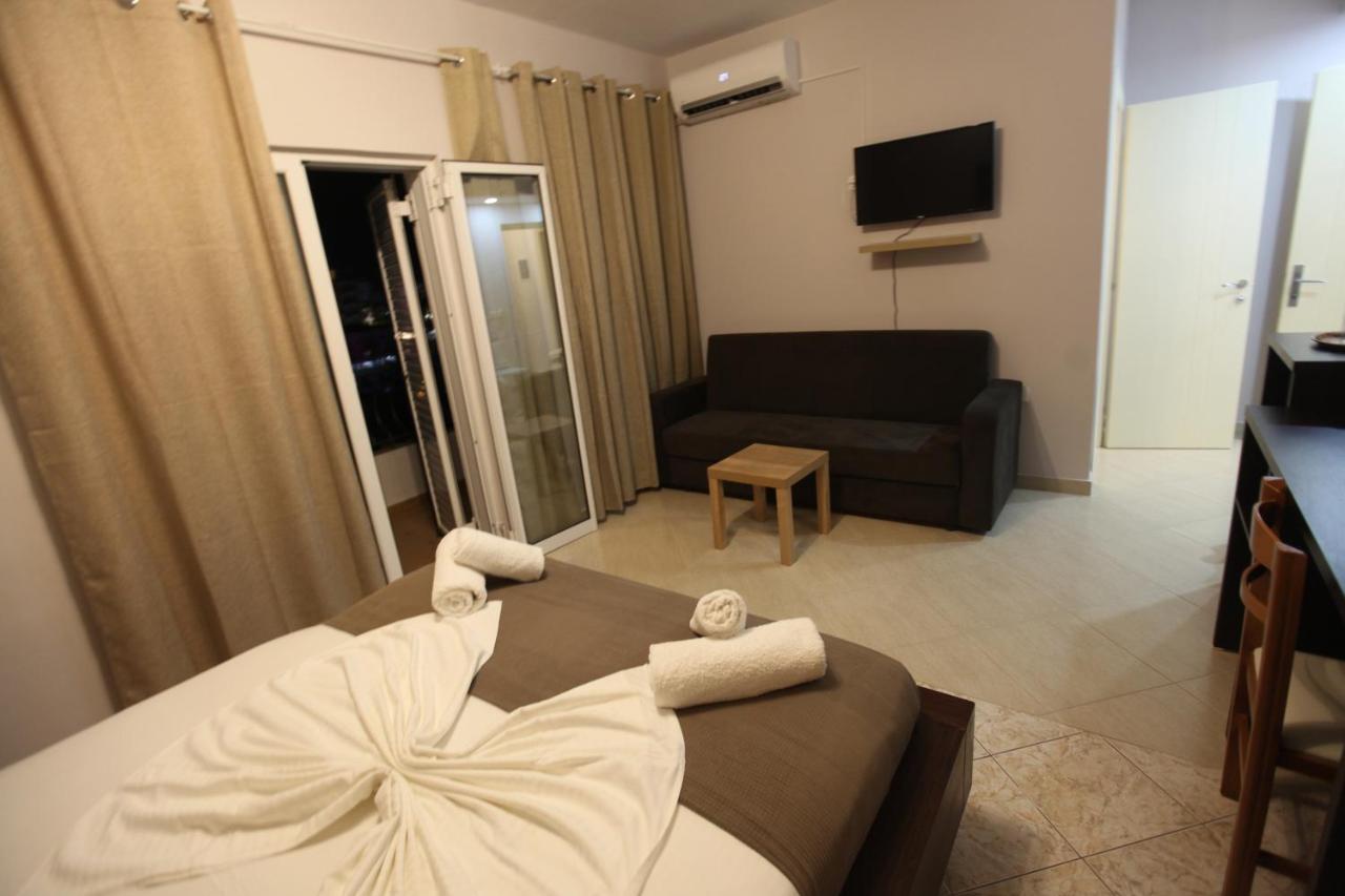 Hotel Prishtina Sarandë Eksteriør billede