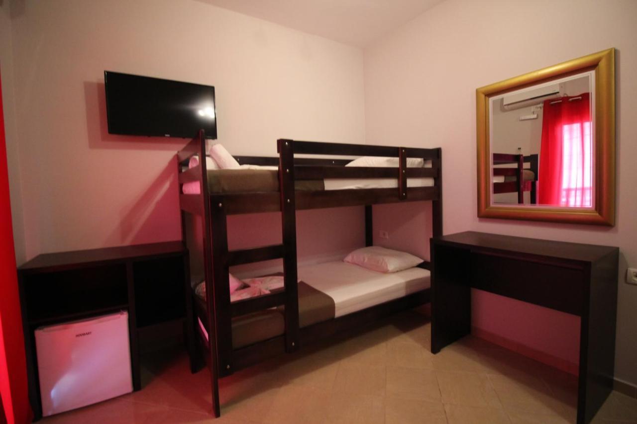 Hotel Prishtina Sarandë Eksteriør billede