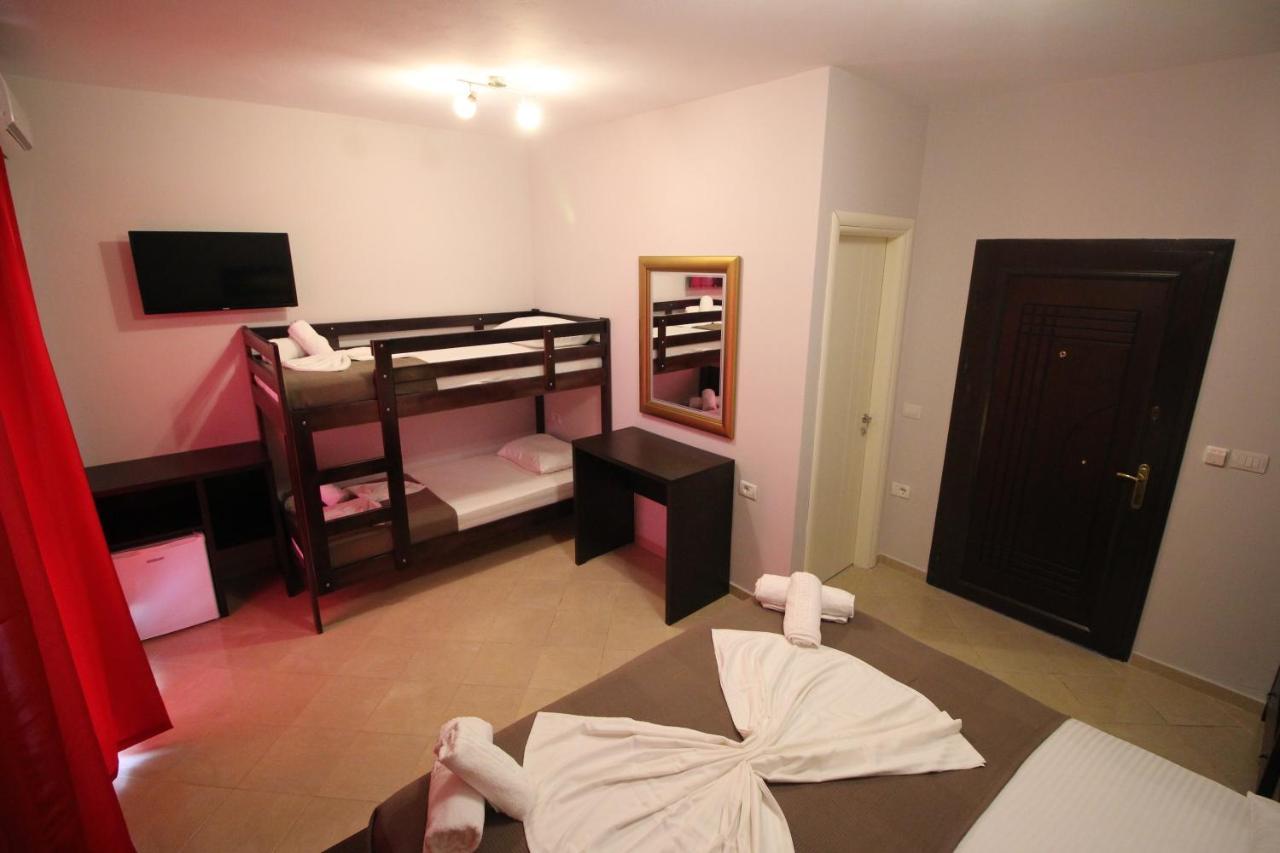 Hotel Prishtina Sarandë Eksteriør billede