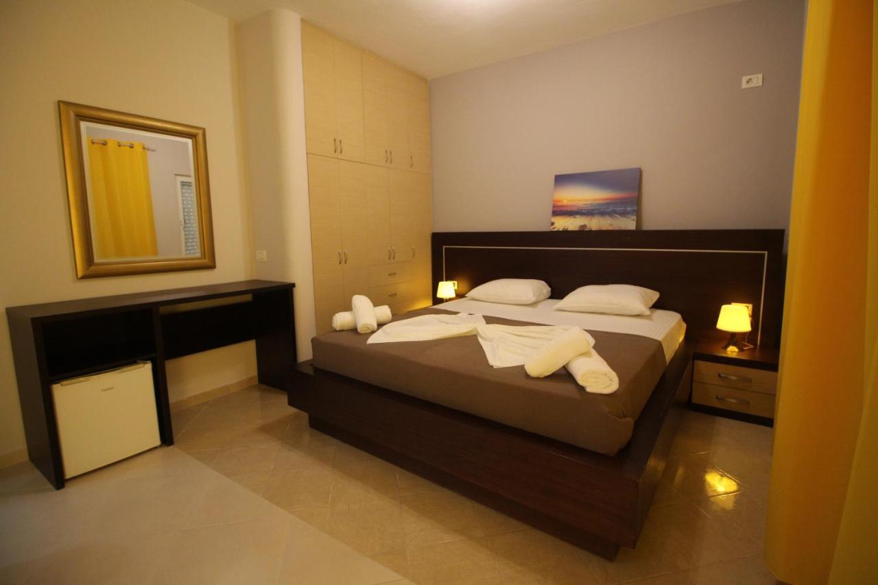 Hotel Prishtina Sarandë Eksteriør billede